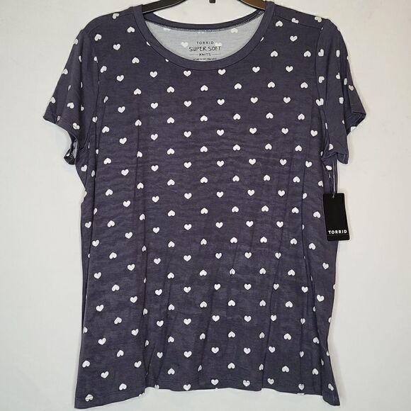00X 10W Torrid Grey Crew Neck Tee Super Soft Dotted Hearts Slim Fit Medium Large - Picture 2 of 5